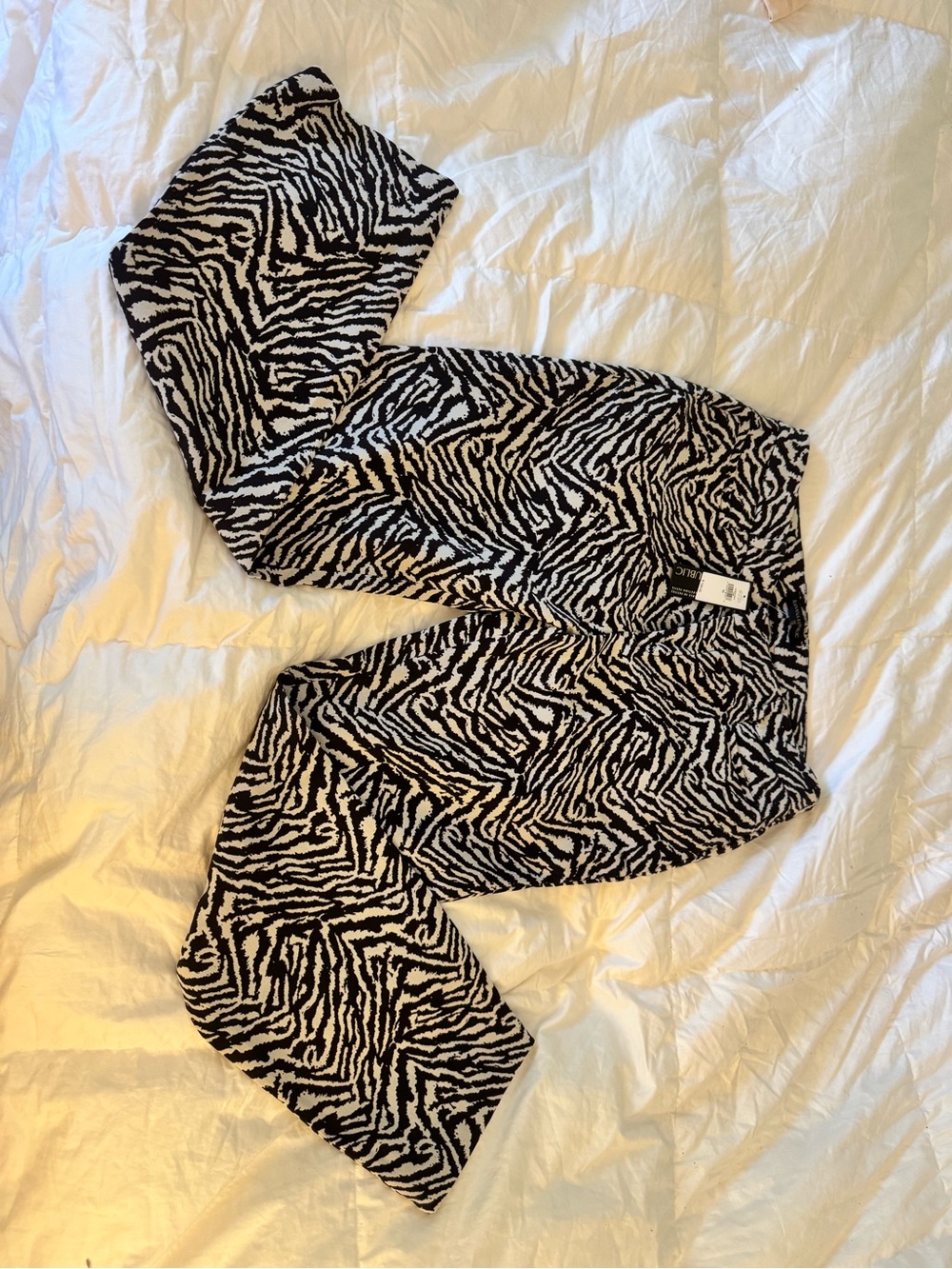 NWT Banana Republic Black and White Zebra-Print Pants PETITE